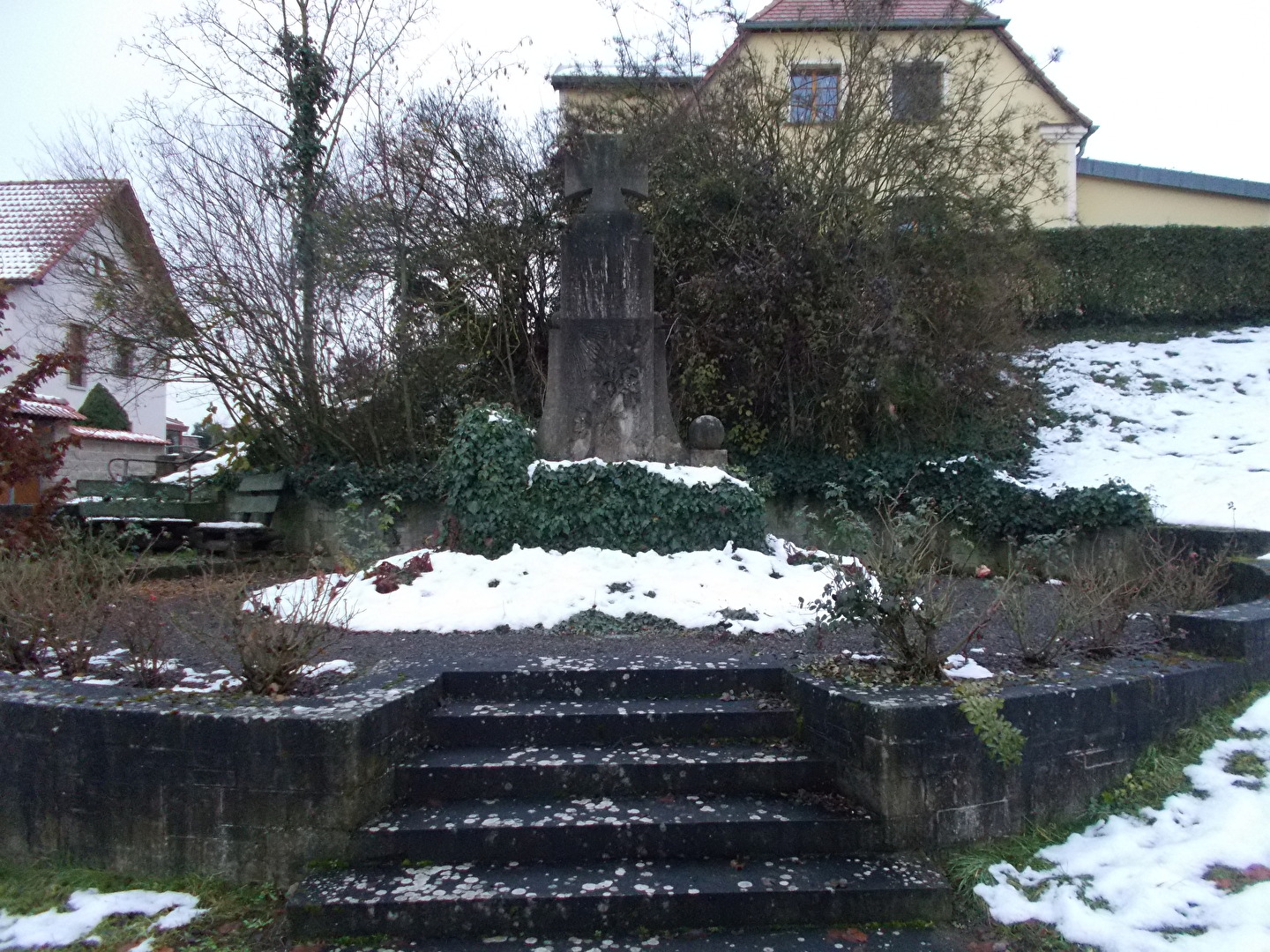 Denkmal im Winter