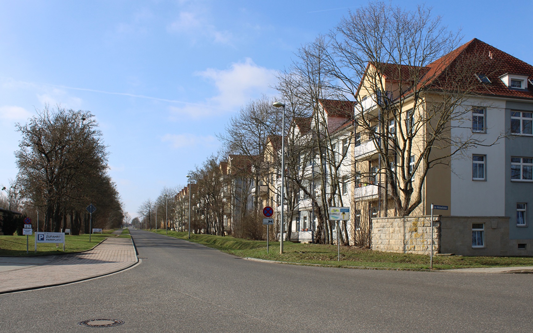 Ehemalige Lüttich-Kaserne, stadtauswärts