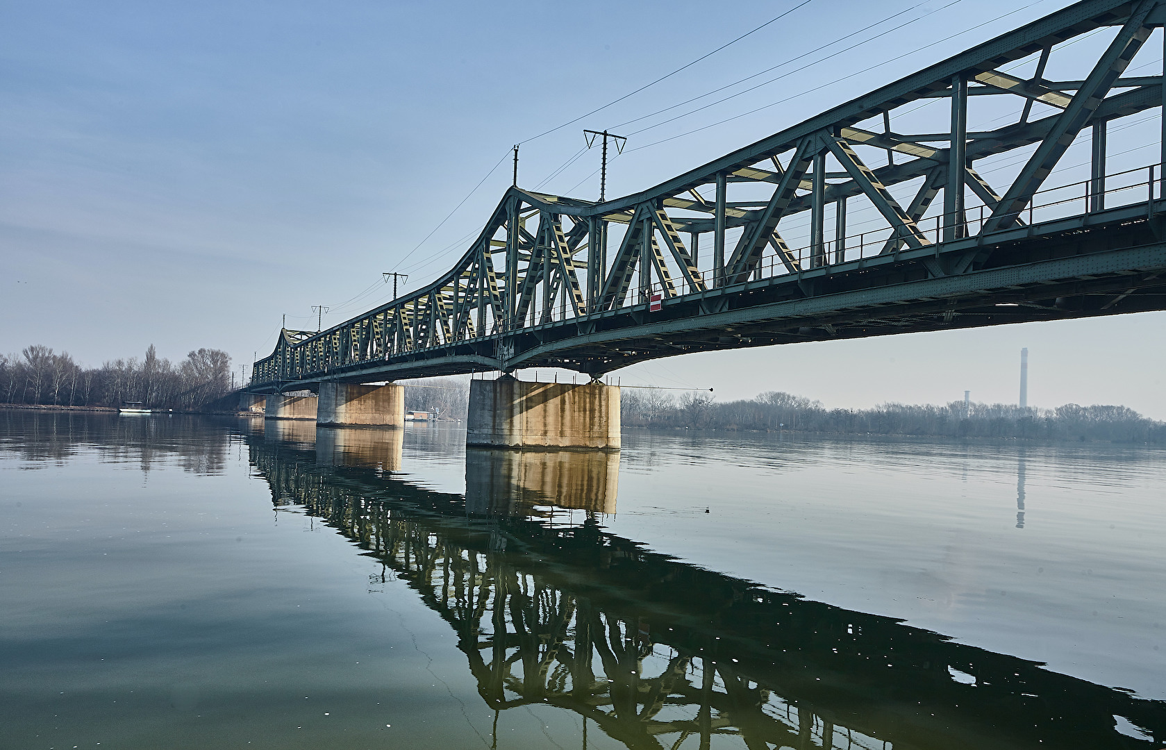 Eisenbahnbrücke über die Donau