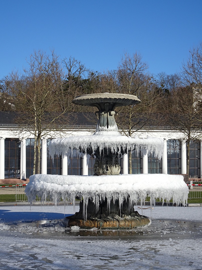 wenn  das  Wasser im Springbrunnen gefriert ...das soll schon was heißen ... �(Wiesbaden )