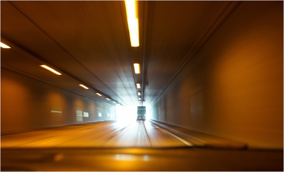Im Tunnel auf der A17