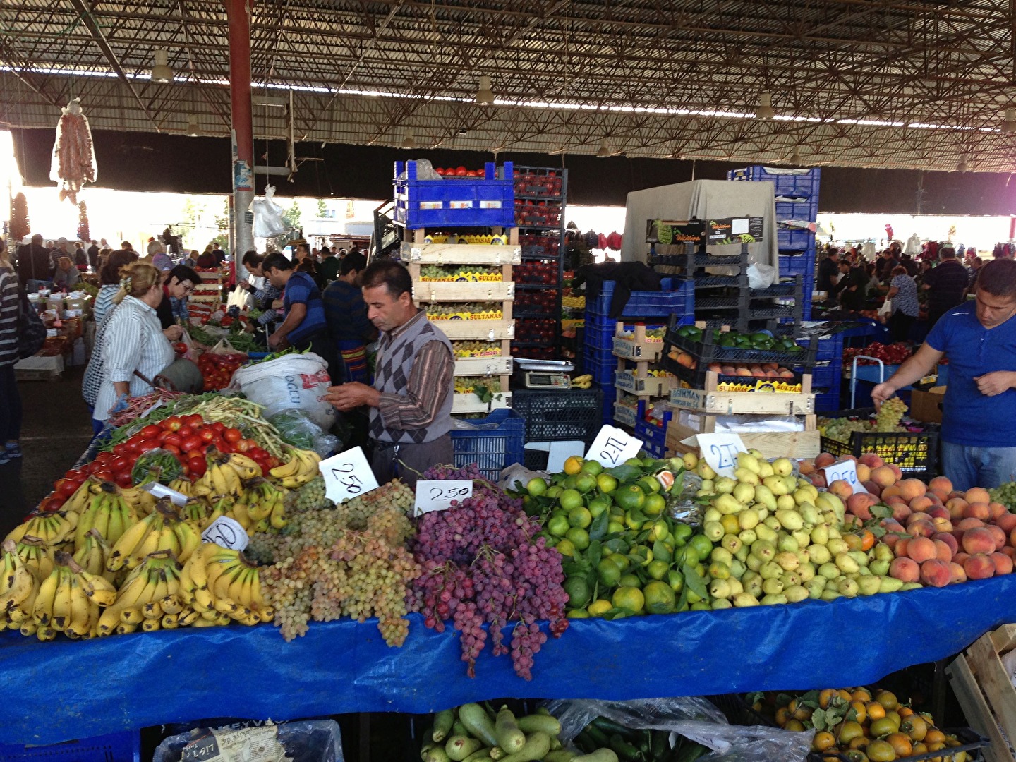 Obst und Gemüsebasar in Antalya