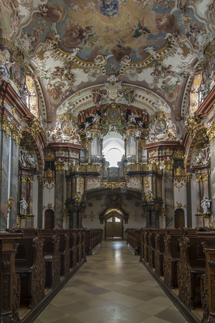 Stiftskirche Wilhering vom Altar aus gesehen
