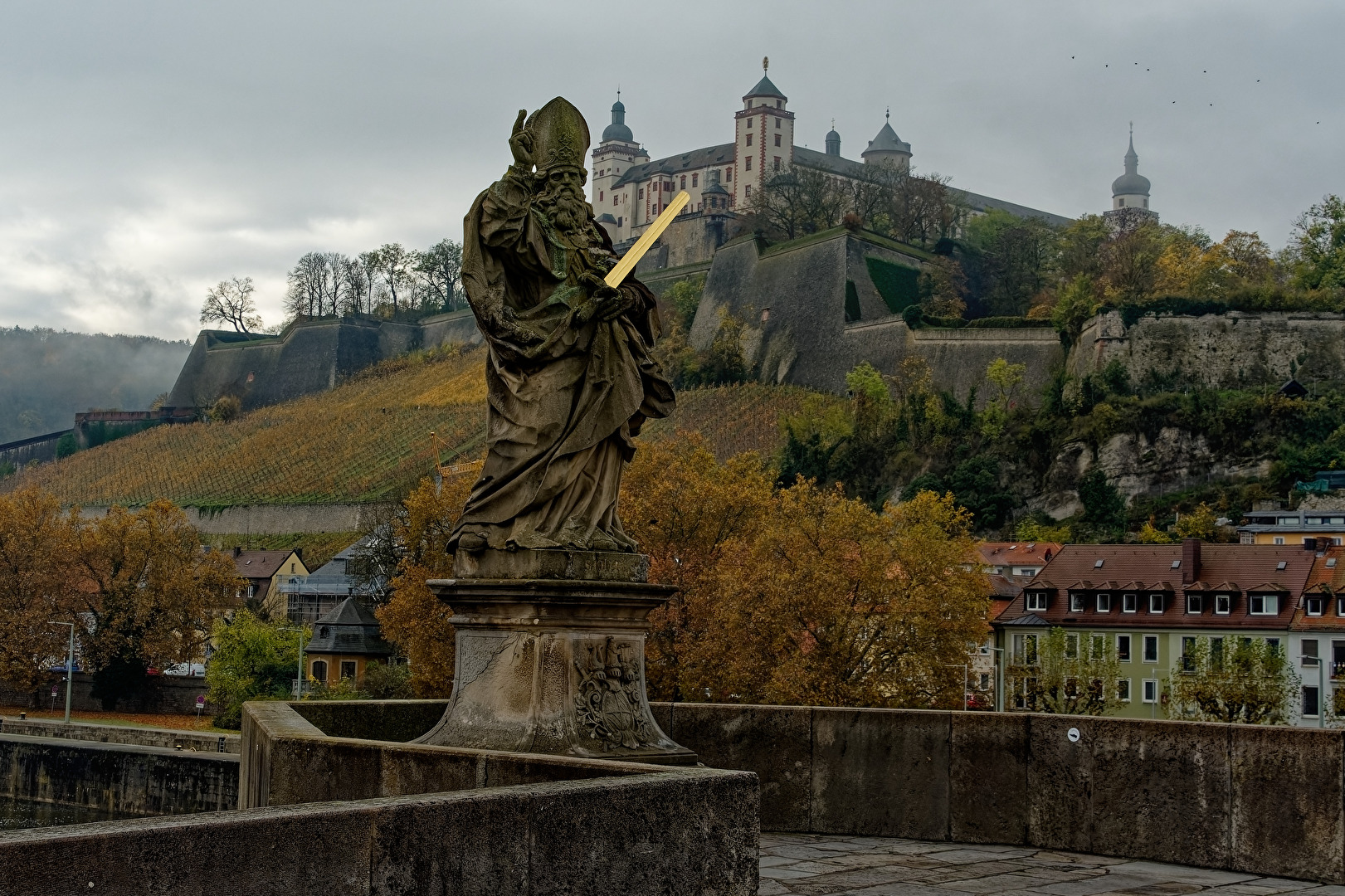 St.Kilian und Festung Marienberg