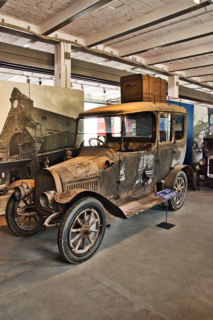DIXI R9 im Museum - Automobile Welt Eisenach