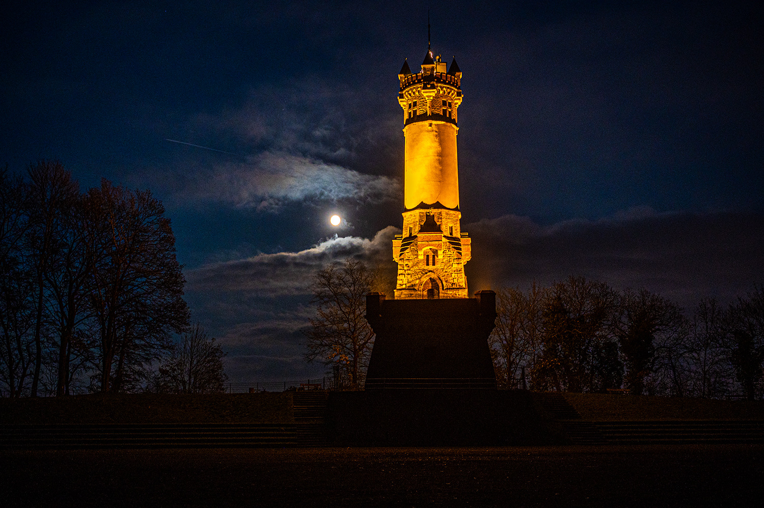 Der Harkortturm in Wetter (Ruhr) bei Nacht