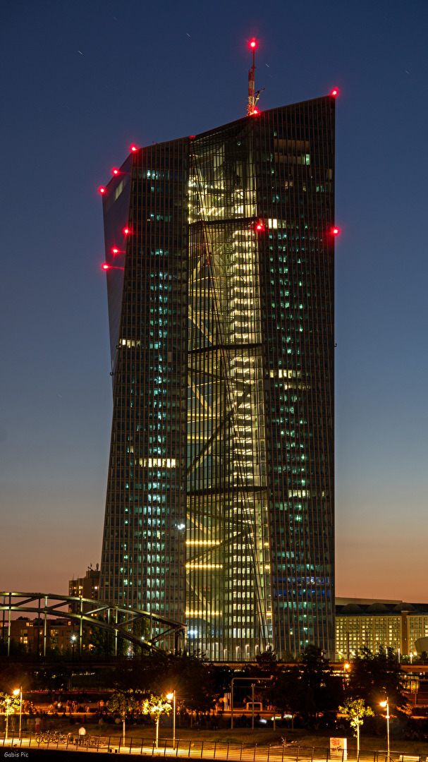 Skyline mit der EZB in Frankfurt