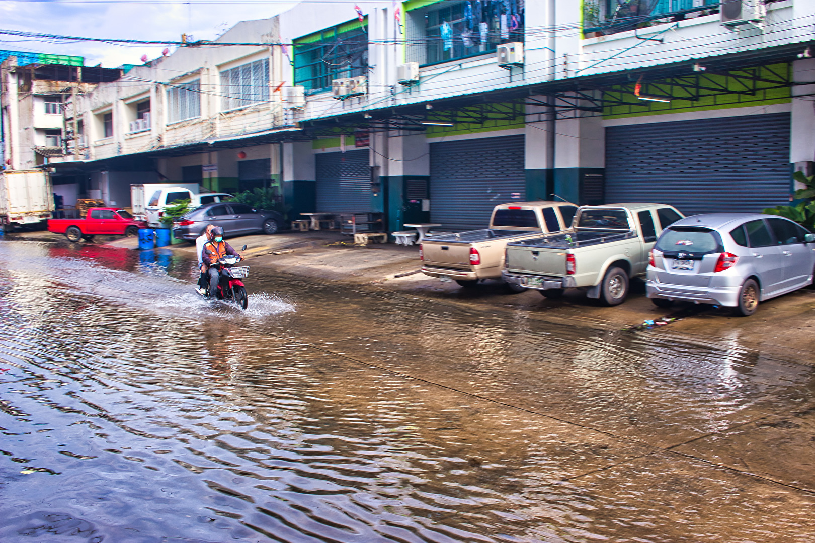 Hochwasser  in Bangkok ( Industriegebiet)