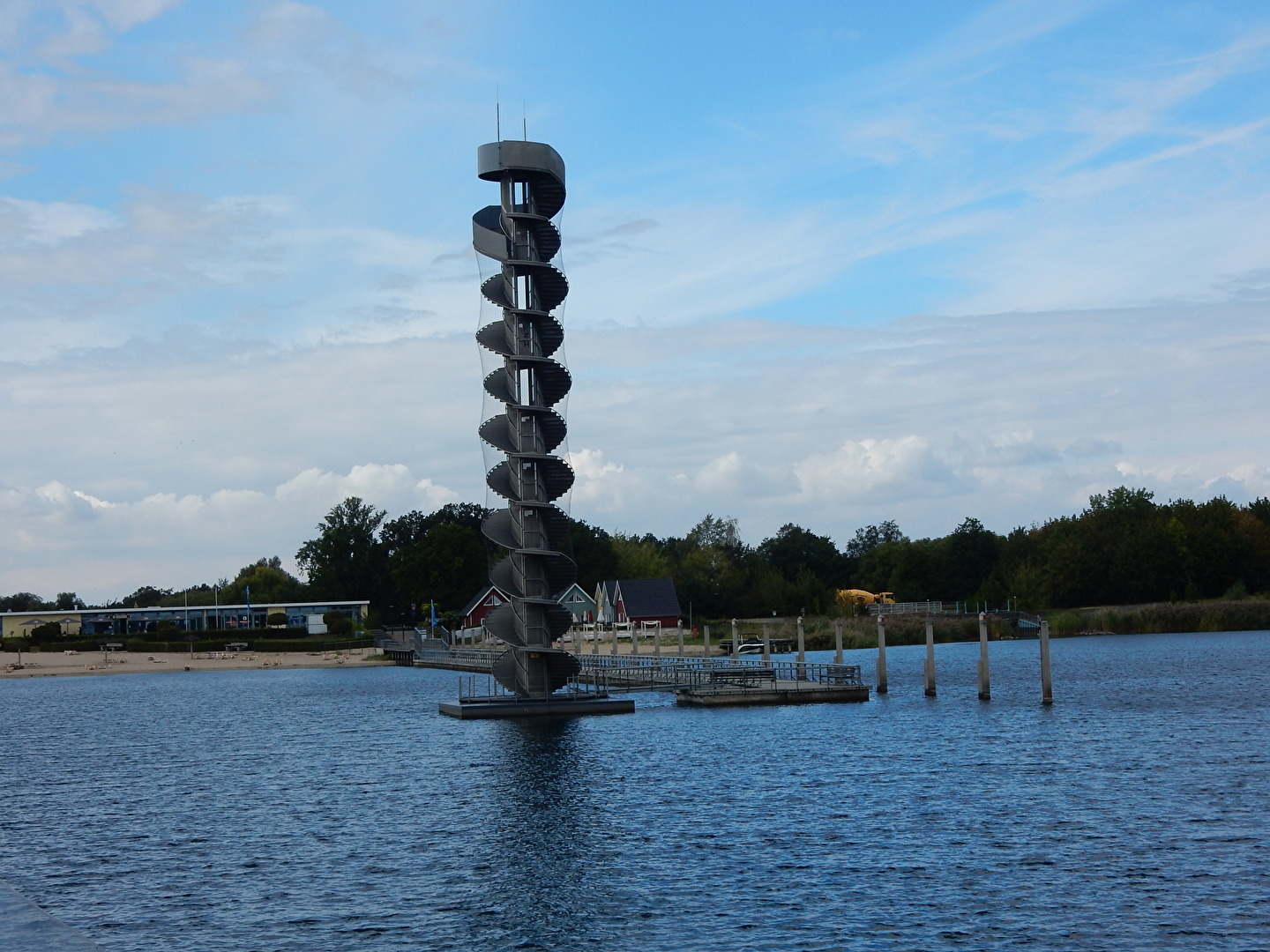 Turm im Goitzsche See